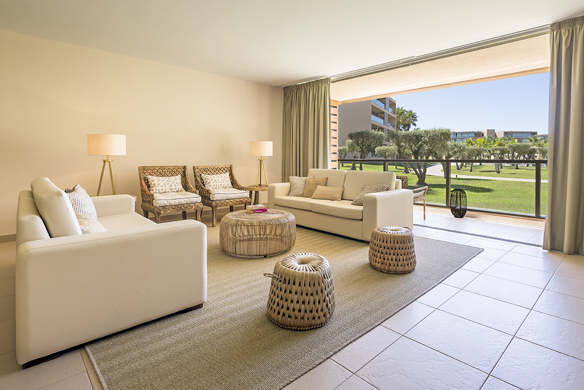 Nau_Hotels__Resorts_Salgados_Vila_das_Lagoas_home_staging_factory_9063ED-1