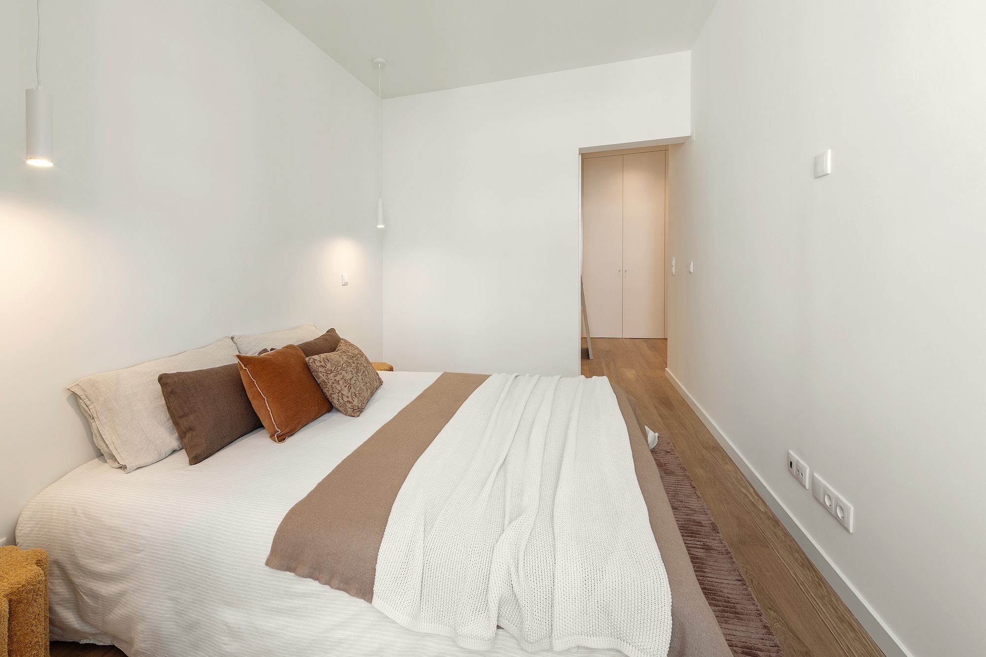 quarto staging factory